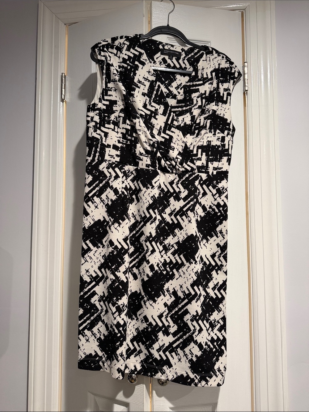 Jones New York Black and White Abstract Print Midi Dress